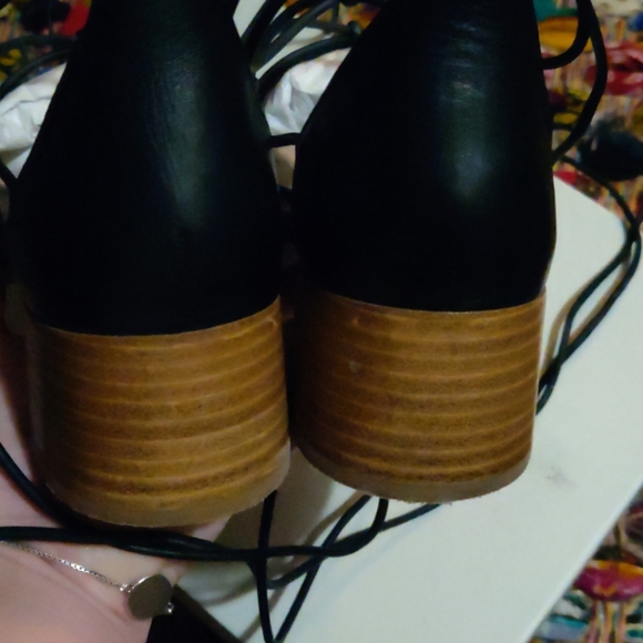 Shellys London Blk leather strappy lace up sandal - Picture 3 of 5